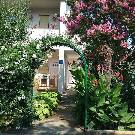 Apartment Mirjana Fažana Esterno foto