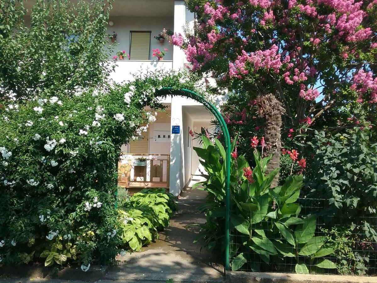 Apartment Mirjana Fažana Esterno foto